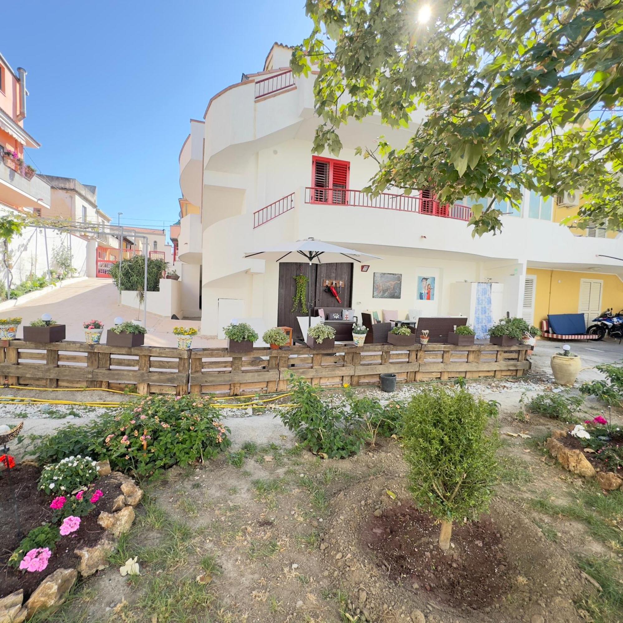 Appartamento La Casa Di Wioletta Barcellona Pozzo di Gotto Esterno foto
